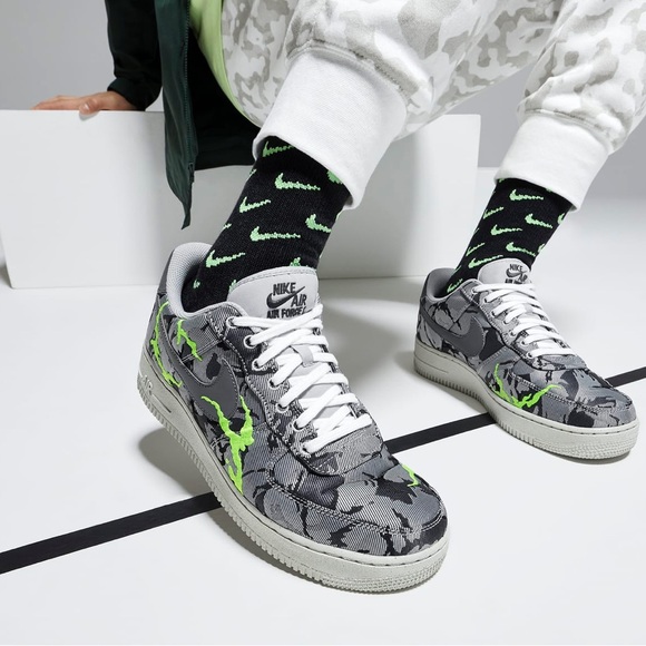 Nike AF1 Low '07 LX Light Smoke Grey Camo Embroidery size 12 EUC shoes sneaker - Picture 10 of 10